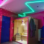 Capsule Boogie-woogie - Jacuzzi - Sauna - Billard - Jeux - Ecran Geant - Filet Suspendu - Netflix * La Louvière