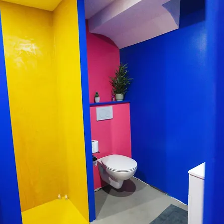 Apartment Capsule Boogie-woogie - Jacuzzi - Sauna - Billard - Jeux - Ecran Geant - Filet Suspendu - Netflix