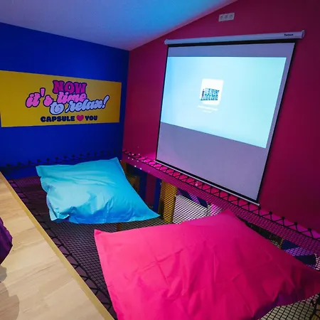 Capsule Boogie-woogie - Jacuzzi - Sauna - Billard - Jeux - Ecran Geant - Filet Suspendu - Netflix Apartmán *