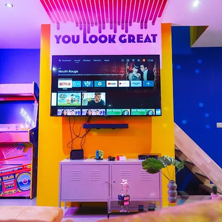Capsule Boogie-woogie - Jacuzzi - Sauna - Billard - Jeux - Ecran Geant - Filet Suspendu - Netflix Apartmán *